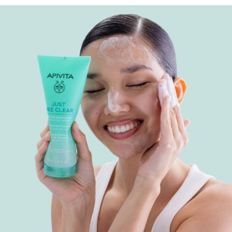 APIVITA-JUST BEE CLEAR Gel Detergente Purificante - immagine 2